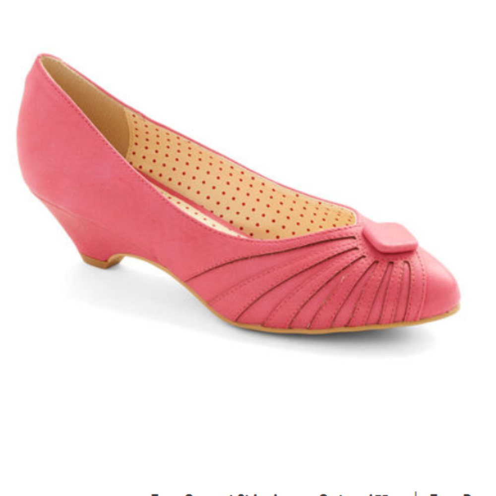 NWOT Modcloth Pink Kitten Heel 7.5